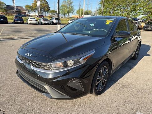 Used 2022 Kia Forte LXS image 8