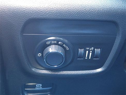 Used 2021 Jeep Grand Cherokee L Laredo image 23