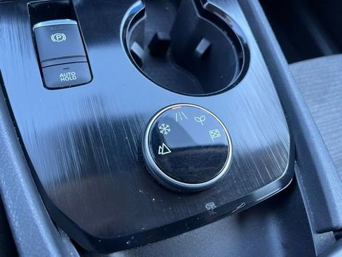 Used 2022 Nissan Rogue SV image 20