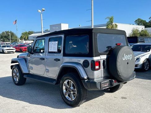 Certified 2018 Jeep Wrangler Unlimited Sahara w/ Dual Top Group AWD/4WD image 5