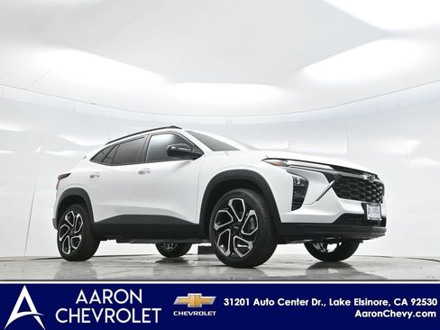 New 2026 Chevrolet Trax RS w/ Driver Confidence Package image 2