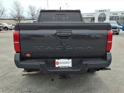 Used 2024 Toyota Tacoma TRD Sport image 5
