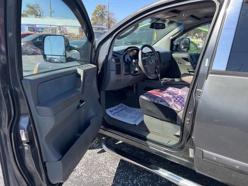 Used 2007 Nissan Titan SE image 9