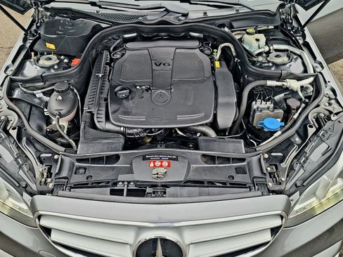 Used 2016 Mercedes-Benz E 350 4MATIC Sedan image 12