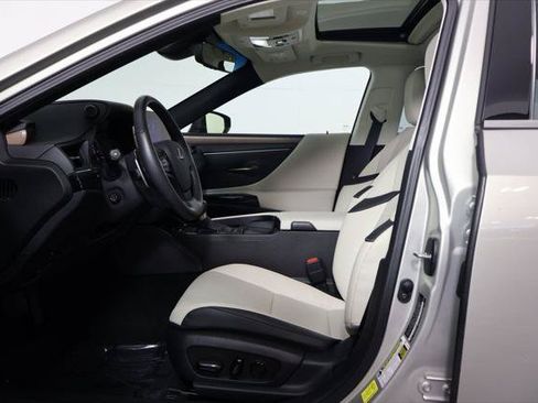 Certified 2025 Lexus ES 300h w/ Premium Package FWD image 10