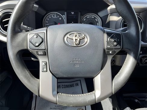 Used 2016 Toyota Tacoma SR5 image 34