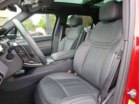 Used 2024 Land Rover Range Rover Sport SE AWD/4WD image 17