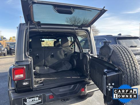 Used 2023 Jeep Wrangler Sahara image 10