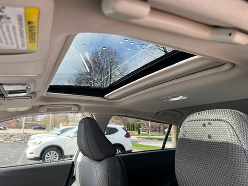 Used 2024 Subaru Crosstrek 2.0i Premium image 9