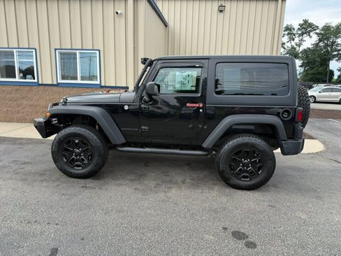 Used 2017 Jeep Wrangler Sport AWD/4WD image 3