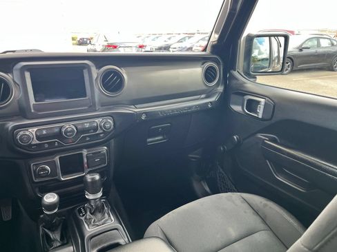Used 2023 Jeep Wrangler Unlimited Sport AWD/4WD image 32