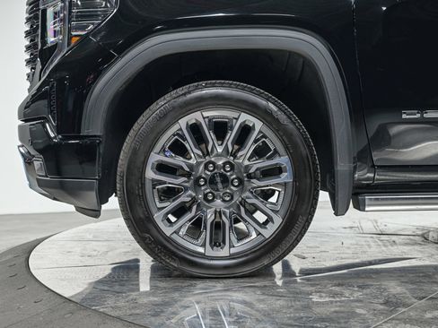 Used 2025 GMC Sierra 1500 Denali Ultimate AWD/4WD image 3
