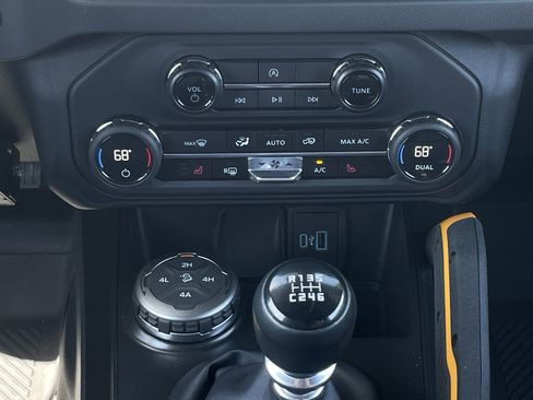 Used 2024 Ford Bronco Badlands AWD/4WD image 25