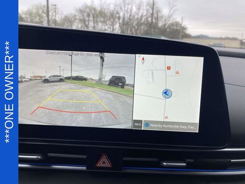 Used 2025 Hyundai Elantra SEL image 21