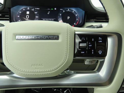 New 2025 Land Rover Range Rover Autobiography image 13