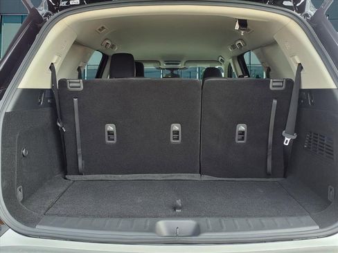 New 2025 Nissan Pathfinder SL image 11