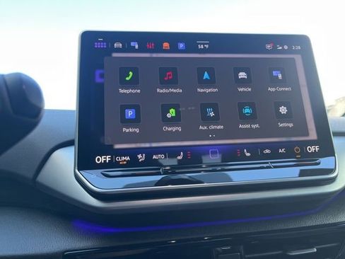 Certified 2025 Volkswagen ID.4 Pro image 23