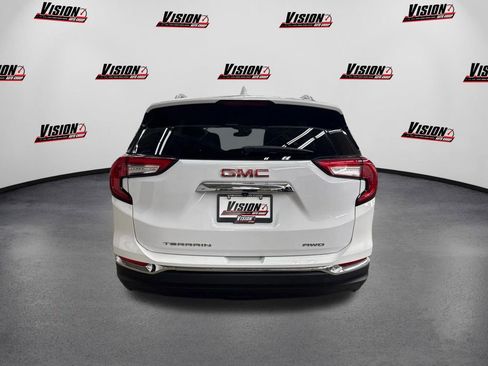 Used 2024 GMC Terrain SLT image 6