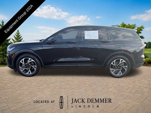 Used 2025 Lincoln Nautilus Premier w/ Equipment Group 102A AWD/4WD image 3