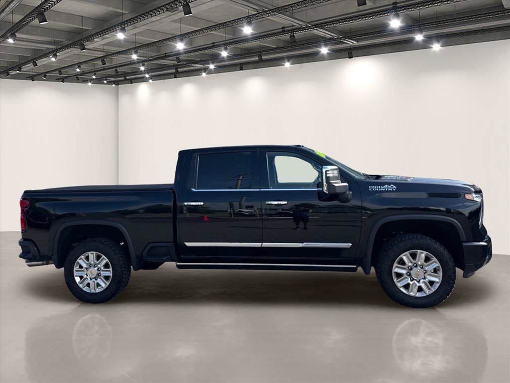 Used 2024 Chevrolet Silverado 2500 High Country w/ High Country Premium Package AWD/4WD image 8