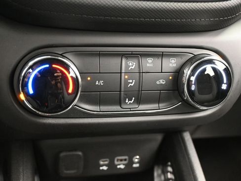 Used 2023 Chevrolet TrailBlazer LS FWD image 24