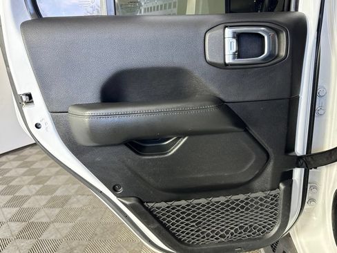 Used 2021 Jeep Wrangler Unlimited Sahara AWD/4WD image 40