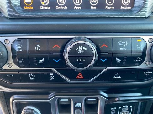 Used 2021 Jeep Gladiator Sport AWD/4WD image 14