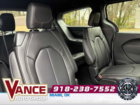 New 2026 Chrysler Pacifica Select w/ S Appearance Package image 18