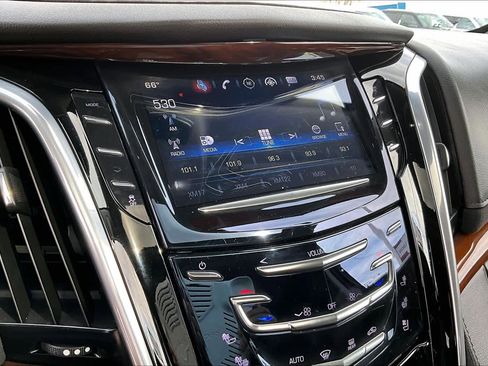 Used 2020 Cadillac Escalade Luxury w/ Escalade Sport Edition image 34