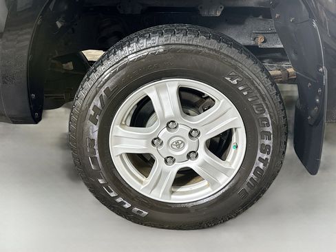 Used 2010 Toyota Tundra 4x4 Double Cab image 28