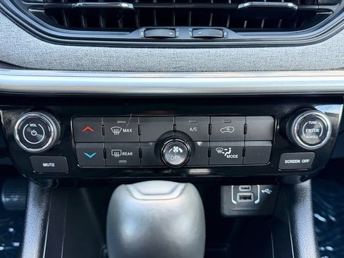 Used 2022 Jeep Compass Latitude AWD/4WD image 29