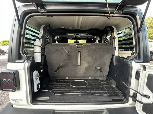 Used 2022 Jeep Wrangler Sport AWD/4WD image 28