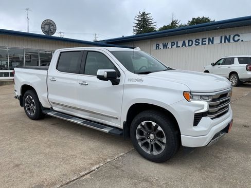 Used 2023 Chevrolet Silverado 1500 High Country w/ Technology Package image 21