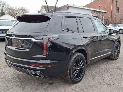 Used 2023 Cadillac XT6 Sport w/ Technology Package image 7