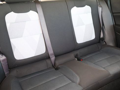 Used 2025 Chevrolet Trax LS w/ LS Convenience Package image 17