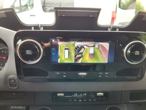 Used 2026 Mercedes-Benz Sprinter 2500 image 25