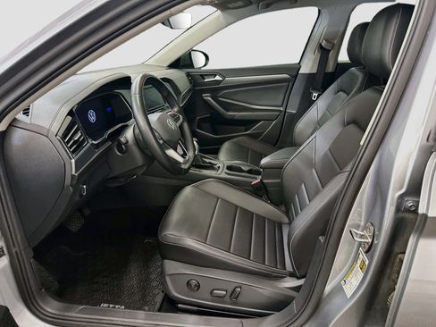 Used 2022 Volkswagen Jetta SE FWD image 13