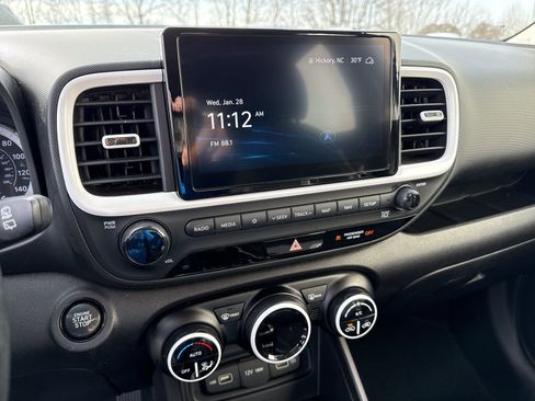 Used 2022 Hyundai Venue Limited w/ Cargo Package image 20