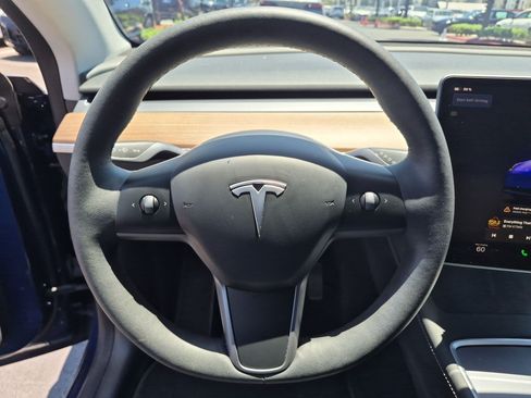 Used 2023 Tesla Model Y AWD image 17