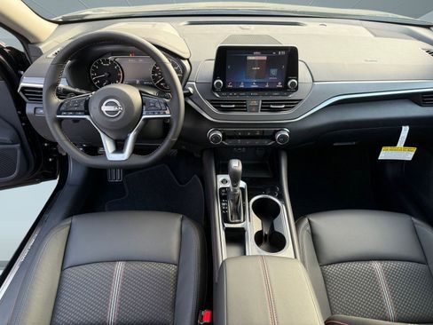 New 2025 Nissan Altima 2.5 SR image 24