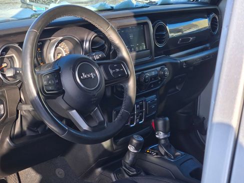 Used 2022 Jeep Wrangler Unlimited Sport image 31