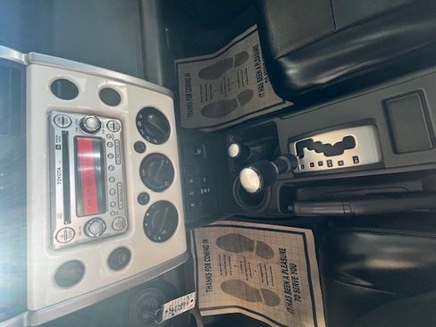 Used 2014 Toyota FJ Cruiser 4WD image 16