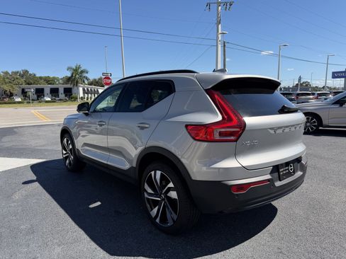 Certified 2024 Volvo XC40 B5 Plus w/ Protection Package Premier image 5