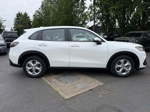 Used 2025 Honda HR-V LX image 10