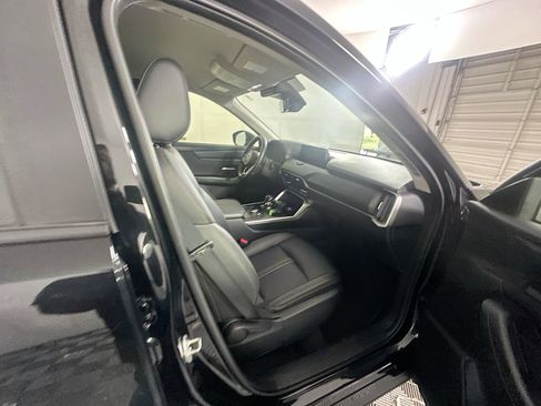 Used 2025 MAZDA CX-90 3.3 Turbo w/ Select Package image 33