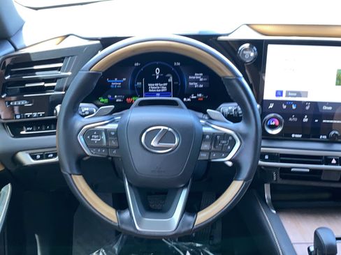 Used 2026 Lexus RX 450h AWD w/ Convenience Package image 10