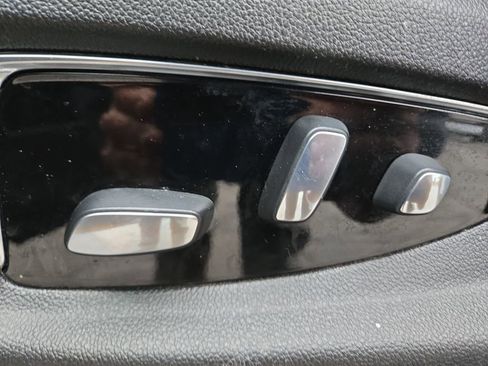 Used 2020 Cadillac Escalade Premium Luxury image 11