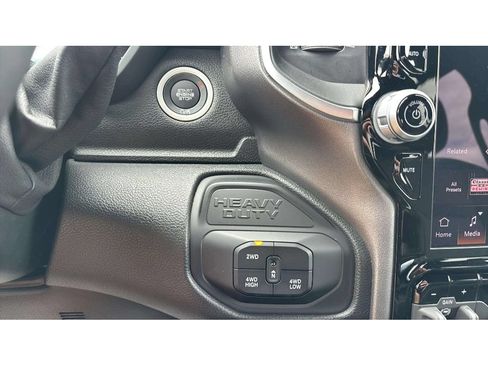Used 2025 RAM 2500 Big Horn AWD/4WD image 16