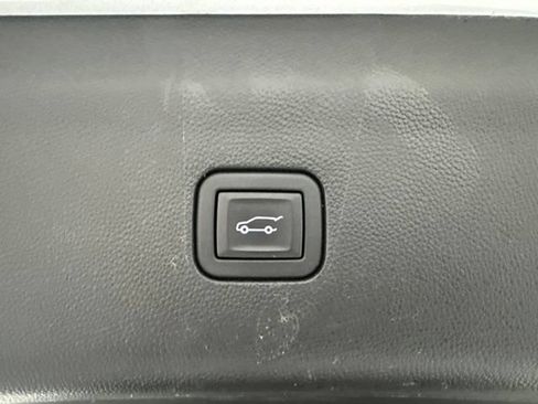 Used 2023 Buick Enclave Avenir AWD/4WD image 33