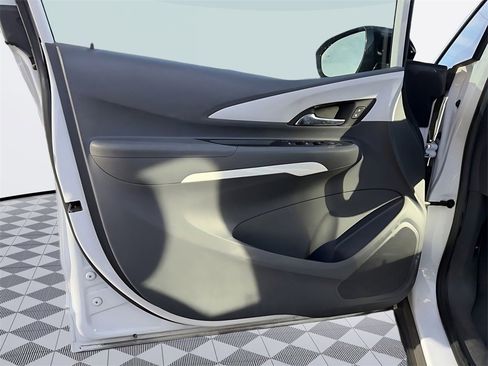 Used 2020 Chevrolet Bolt LT image 12